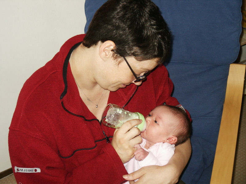2005 05 13 A more peaceful feeding.