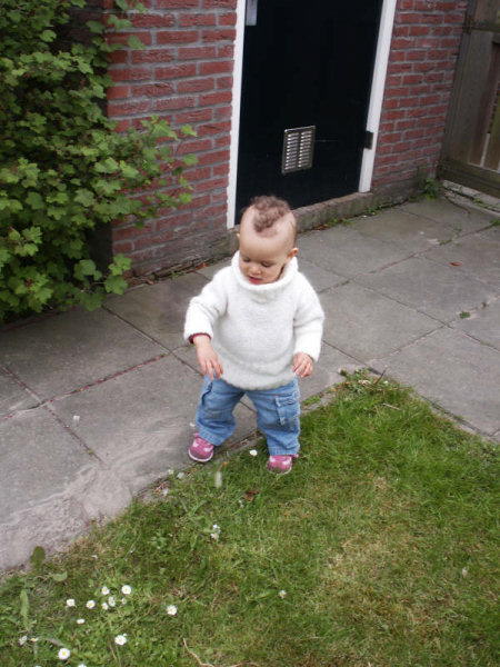 2006 05 15 Garden Girl 3