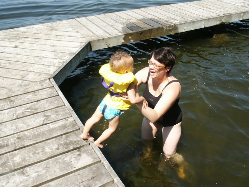 2006 07 13 cottage - brave girl