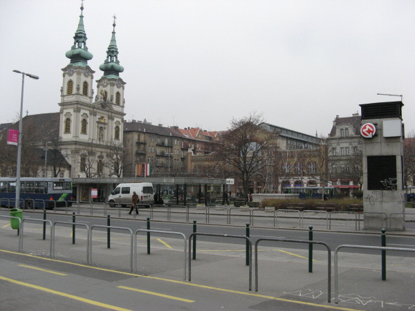 2007 02 19 Budapest 05 A Little Square in the City