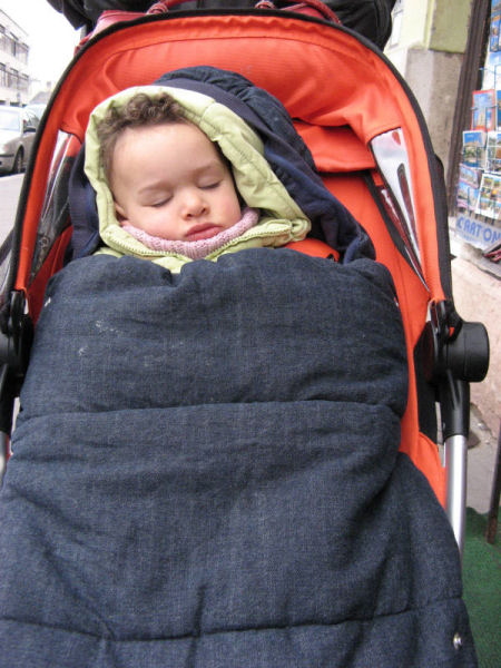 2007 02 19 Budapest 24 Asleep on the Fly