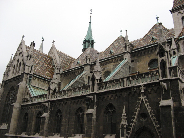 2007 02 19 Budapest 26 Church with Excellent Example of Hungarian Grime