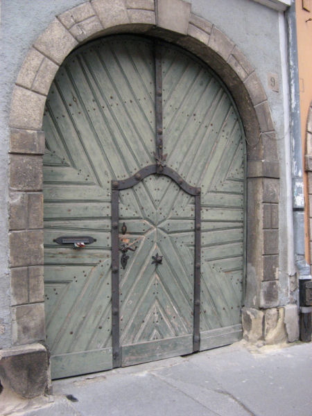 2007 02 19 Budapest 37 Ancient Door