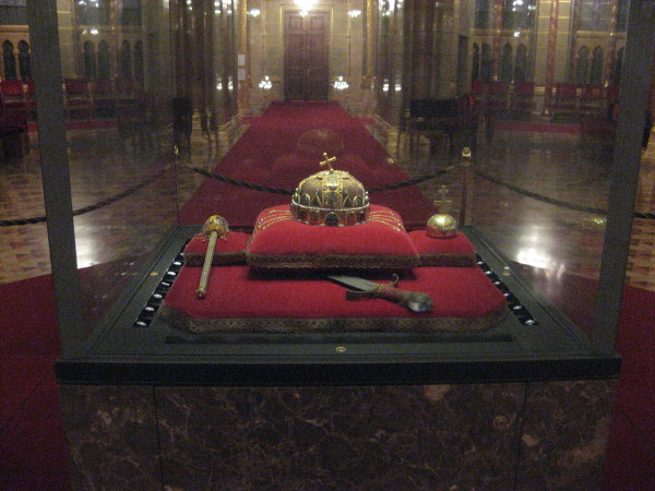 2007 02 20 Budapest 09 The Crown Jewels