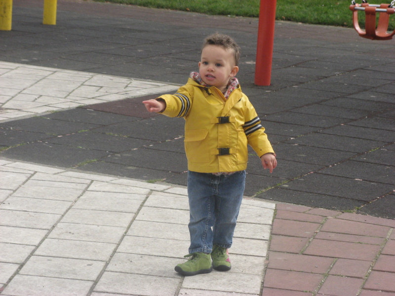 2007 03 11 Ruby Pointing at the Park