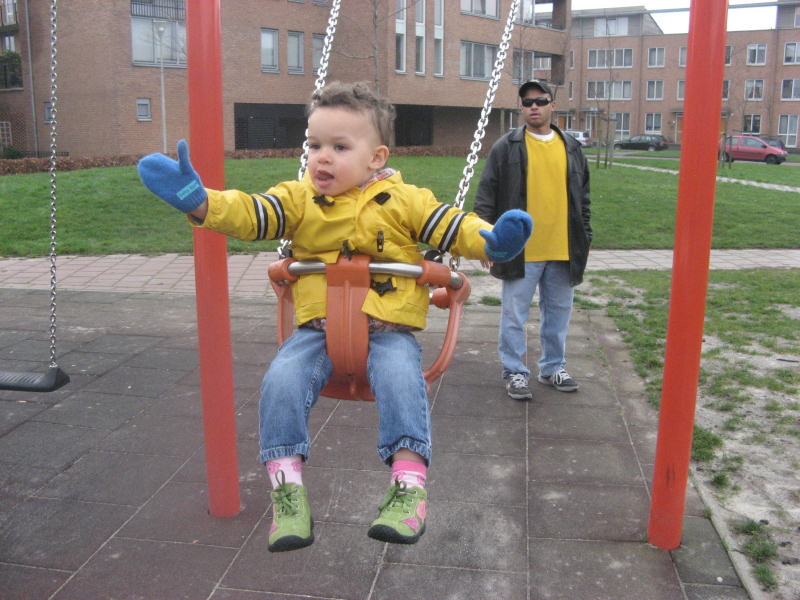 2007 03 11 Swinging Girl and Papa