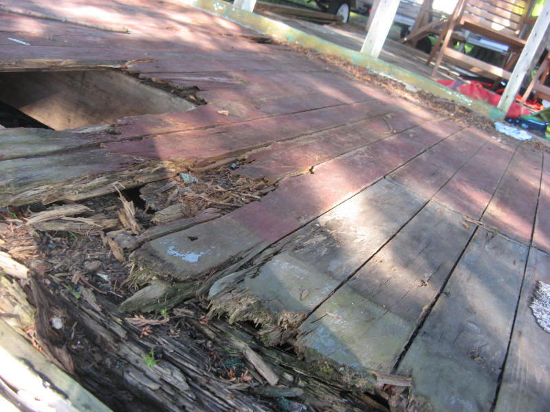 2007 07 26 Front Cottage Boards