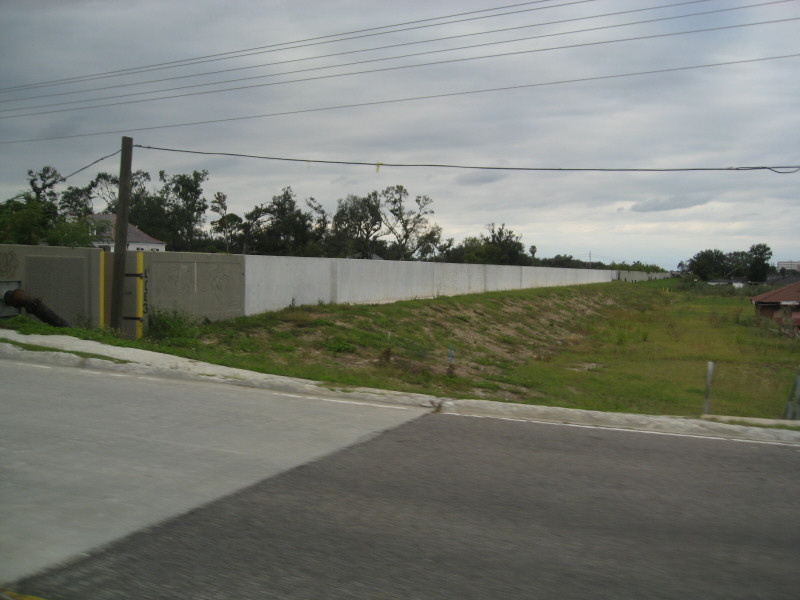 2007 10 24 - NOLA - If it keeps on raining, levees going to break. The White Part is New.
