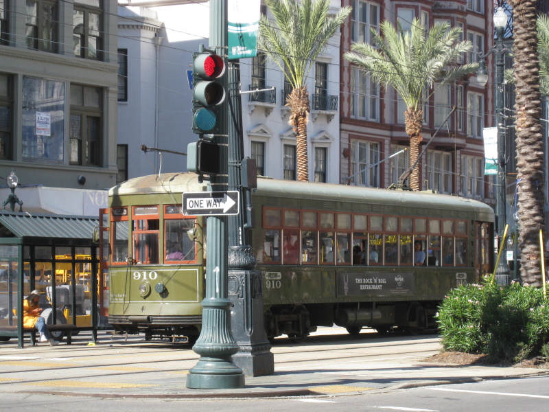 2007 10 25 - NOLA - An old school street car
