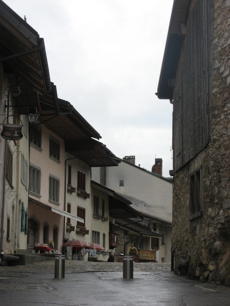 2008 04 11 Entering Gruyere
