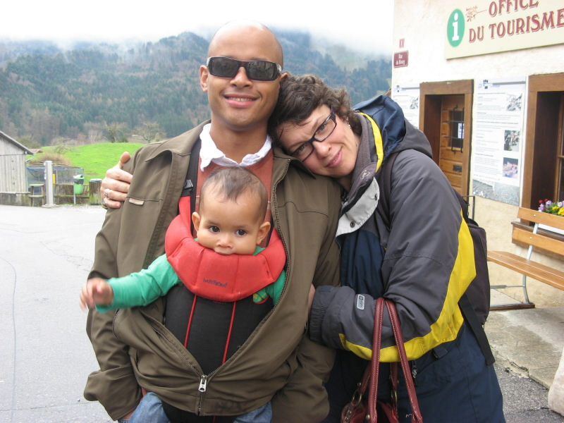 2008 04 11 Papa, mama and Harper in Gruyere