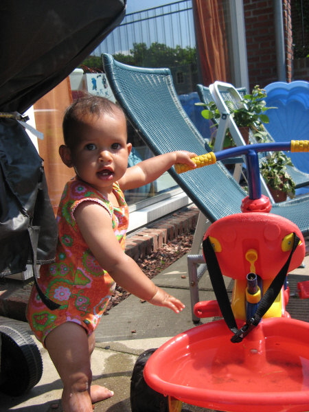 2008 05 13 Harper and the Trike Water