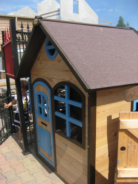 2008 06 24 The Little House with the Blue Door