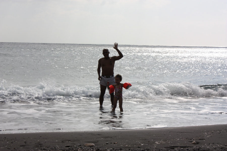 2008 10 09 Papa and Ruby in the Surf