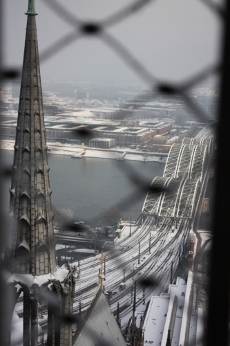2009 01 08 Cologne Bridge and Spire from the top of Dom