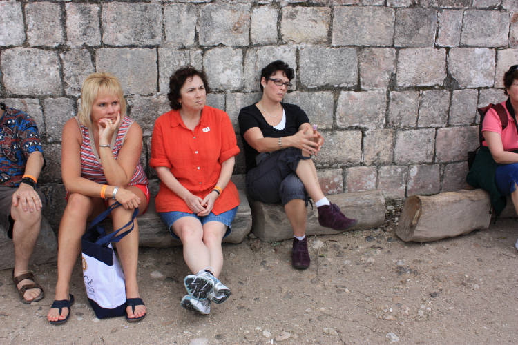 2009 01 14 Enthalled Tourists on the "Mayan Sofa"
